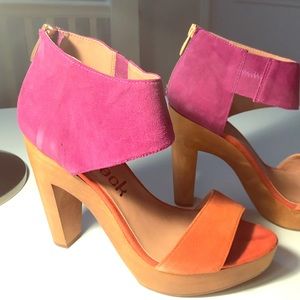 Colorfully suede heels!